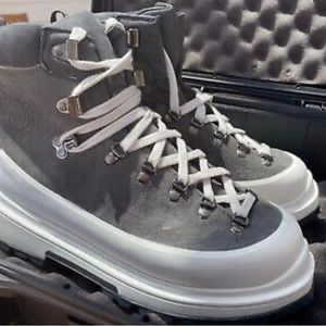 Canada Goose Boots NEW never worn